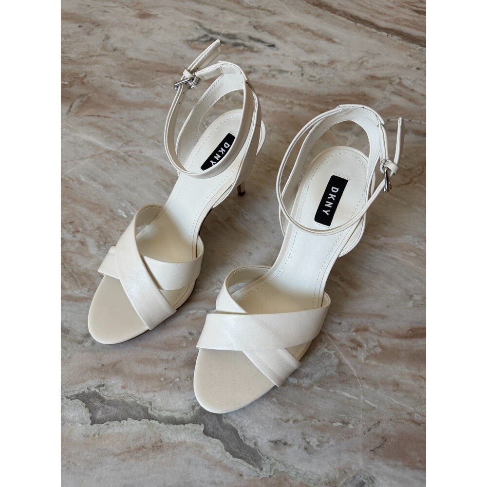 DKNY Women's Ivy Leather Peep Toe Casual White Size 10